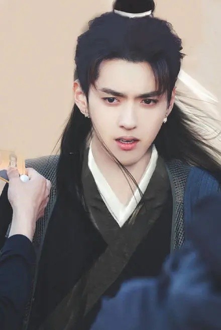 青簪行|青簪行杀青，粉丝却恭喜杨紫脱离苦海，历经8个月热议太委屈了