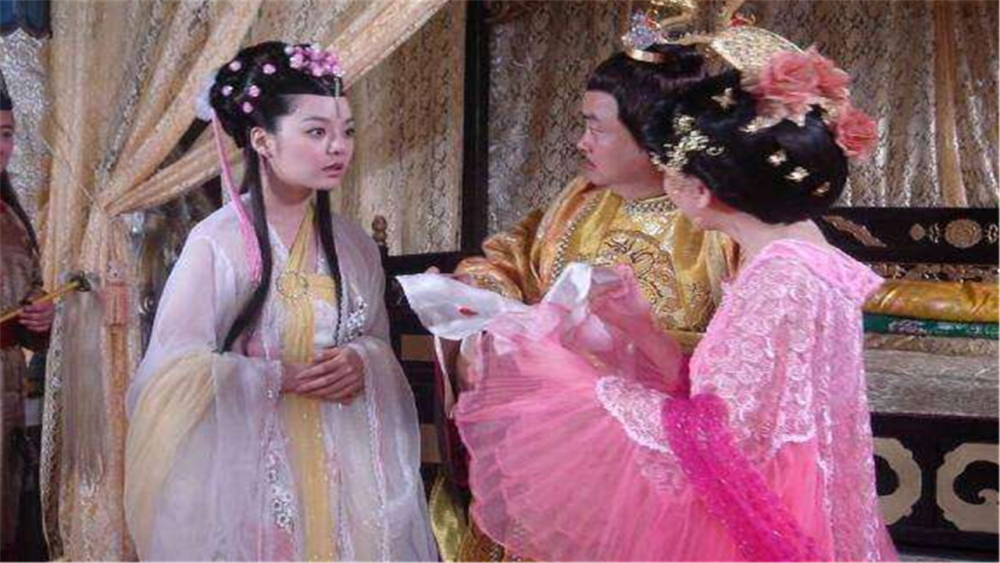 驸马我爹要想当皇帝轻而易举公主向亲爹告密皇帝他没说错