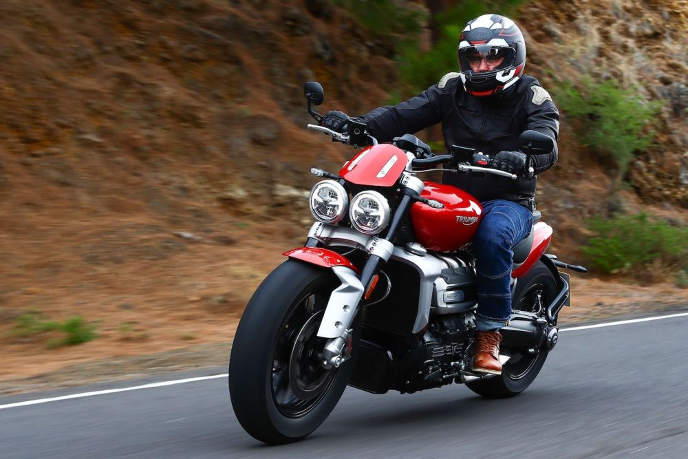 凯旋火箭rocket3摩托车高清大图,售价近23万的摩托车做工怎么样?