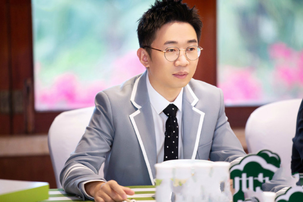 青春环游记第二季首播清一色差评缺少亮点贾玲救场失败