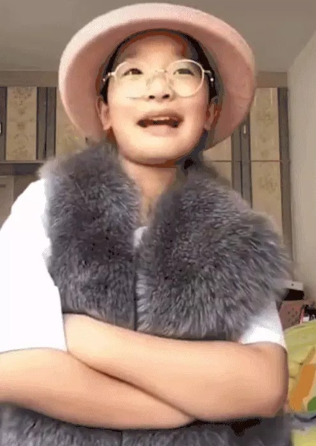 为什么"钟美美"模仿的老师全都凶巴巴的?
