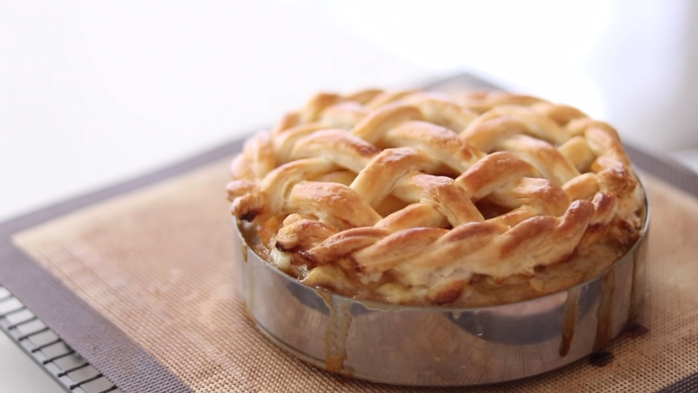 苹果不要直接吃,教你做焦糖苹果派,简单又美味,大人小孩都爱吃