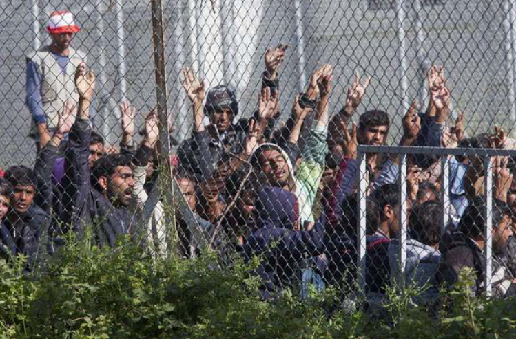 希腊不忍了对土耳其军警开火双方大举增兵北约面临内战危机