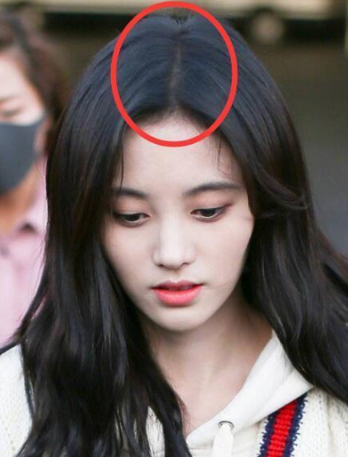 真人秀起床伪素颜,头发肩膀都是假的,鞠婧祎真是"一假到底"了