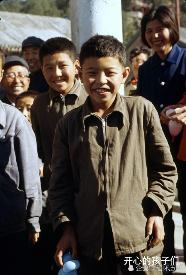 老照片1981年的中国人民生活旧影催人泪下