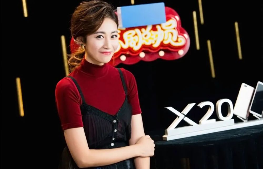 在开心麻花的作品中,韩云云参演过《开心麻花剧场》,韩云云饰演美艳