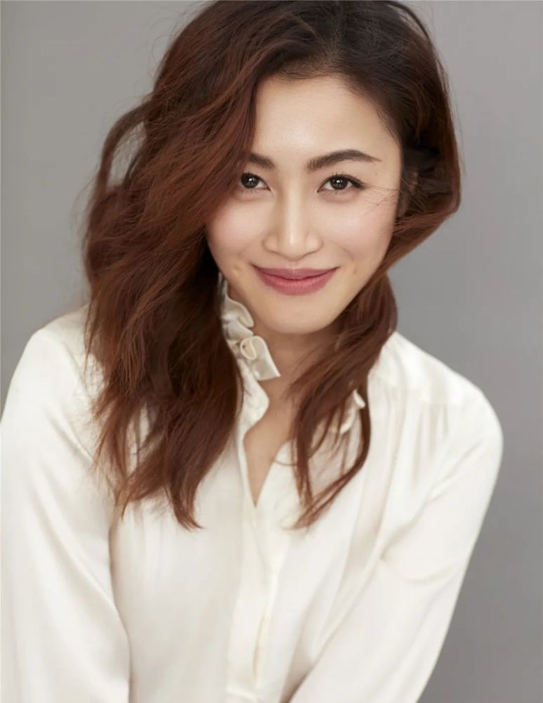 身高174喜剧舞台第一大美腿韩云云绝非浪得虚名