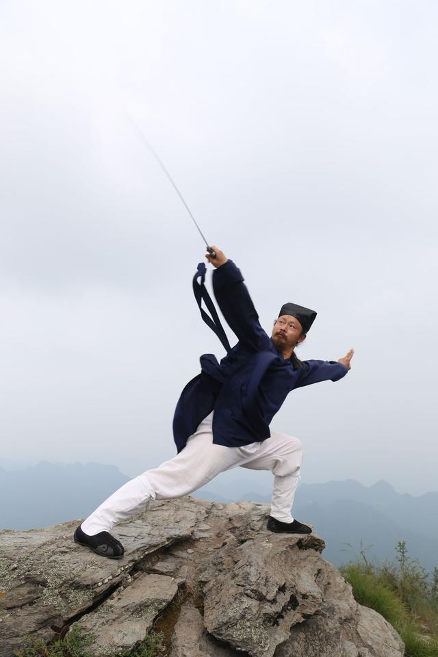 武当道长陈师行展示伏虎拳网友只有擂台生死状无规则才能检验