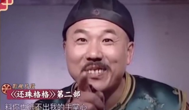 其实小燕子陷入了翰轩棋社,这家店的老板和老板娘是黑心鬼,将小燕子