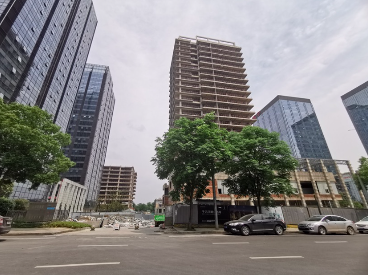 长沙奥克斯中心停工近一年,目前处于诉讼阶段,将督促开发商尽快恢复