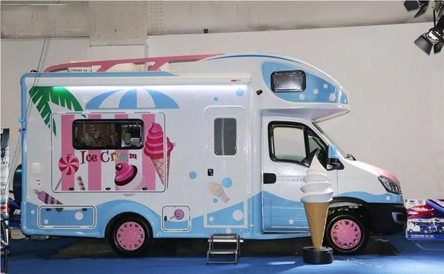 房车也能助力地摊经济这款冰淇淋房车实现了边旅行边赚钱的梦想
