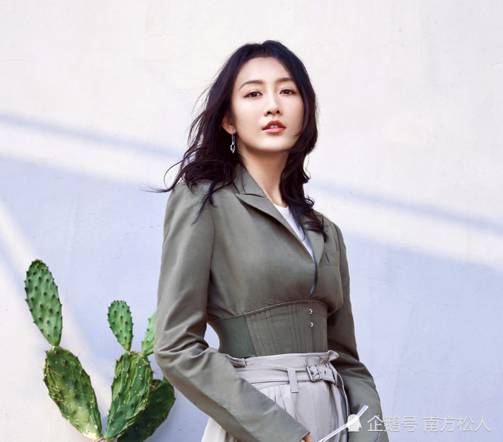 王鸥1982年10月28日出生于广西壮族自治区南宁市,中国内地女演员.