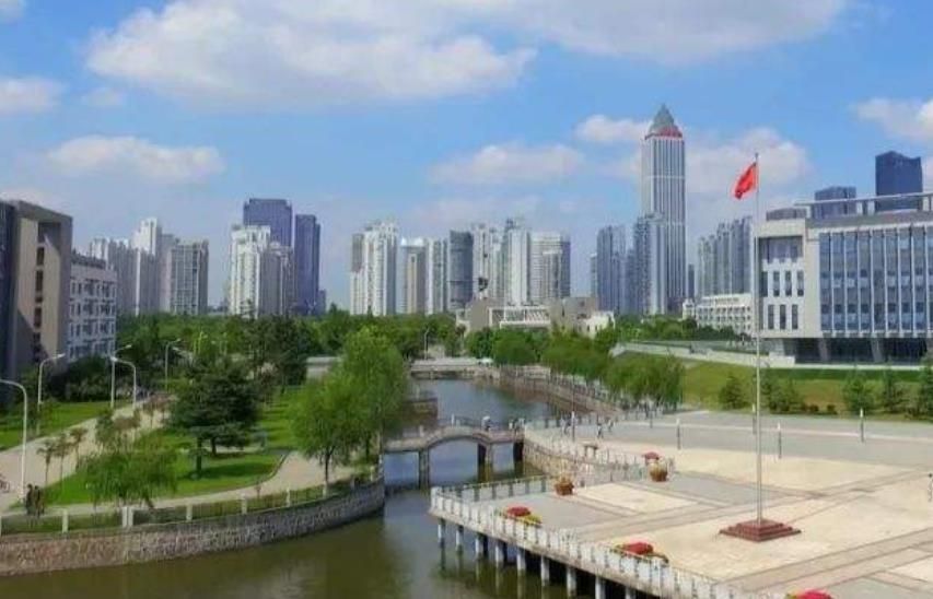 江苏这座城市比镇江还靠南，GDP排名江苏第四，却不属于苏南城市
