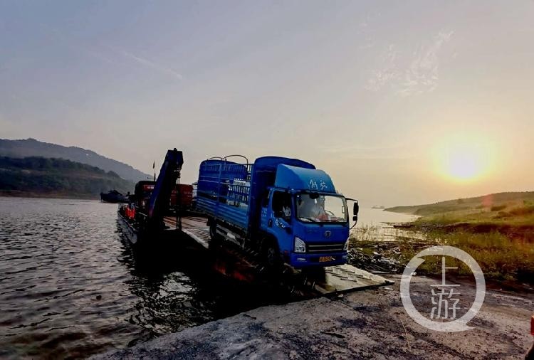 据了解,鱼洞中坝岛四面环水,属于鱼洞街道大中村管辖范围.