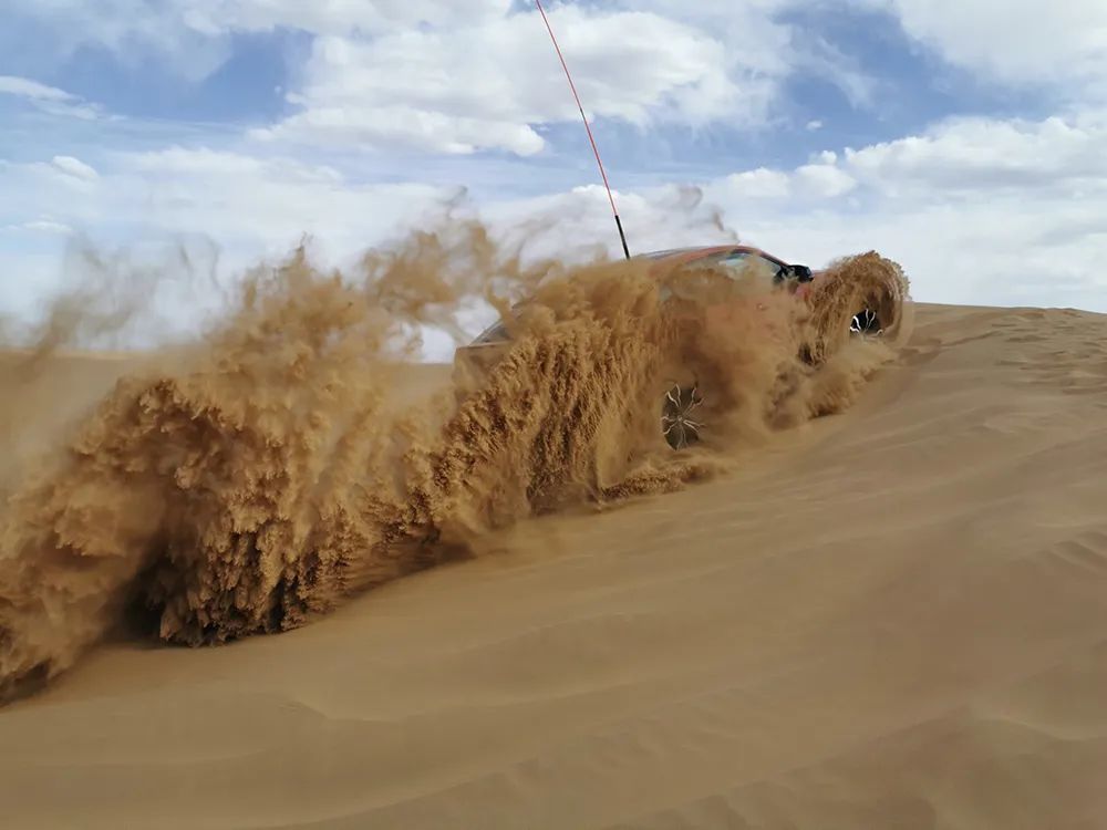 这辈子没想到的事情之一,开着宝马x3m和x4m到腾格里去冲沙