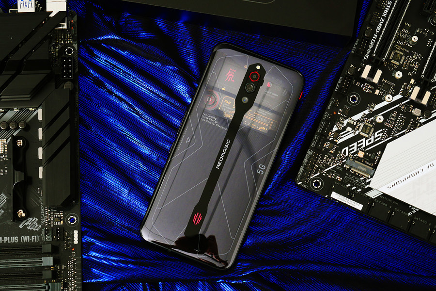 红魔5g氘锋透明版评测畅快游戏强劲性能看得见