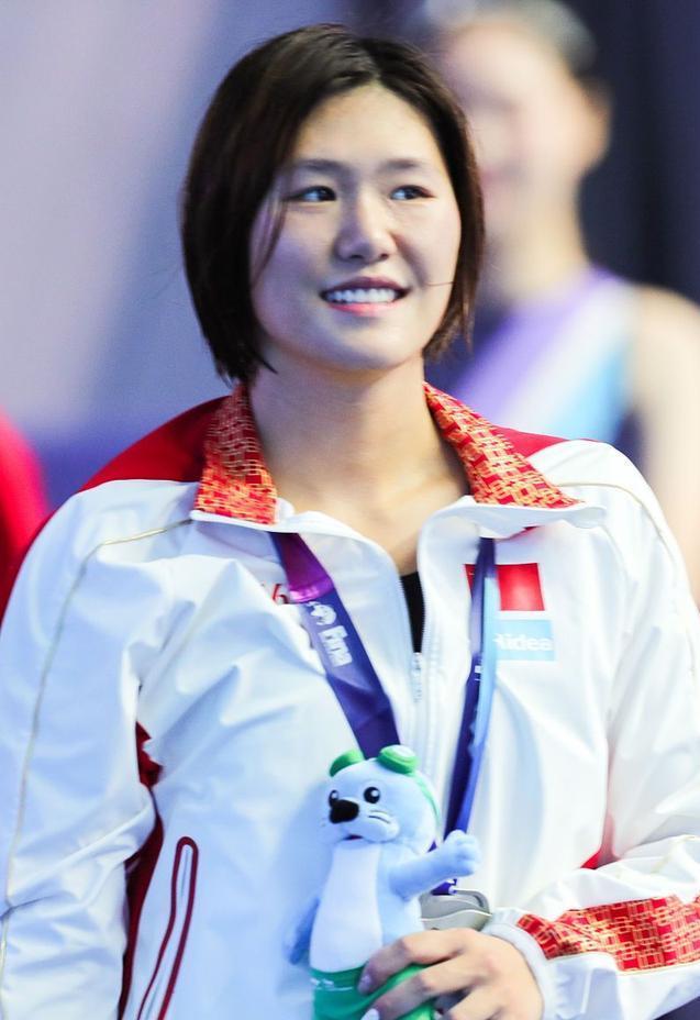 她是中国泳坛的天才,却在闪耀世界之际被外媒恶意诽谤,东京冲金