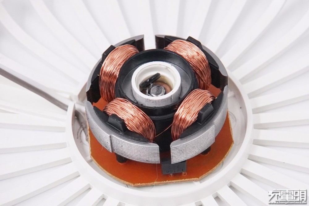 拆解报告:4000mah手持便携式充电宝风扇hx-803