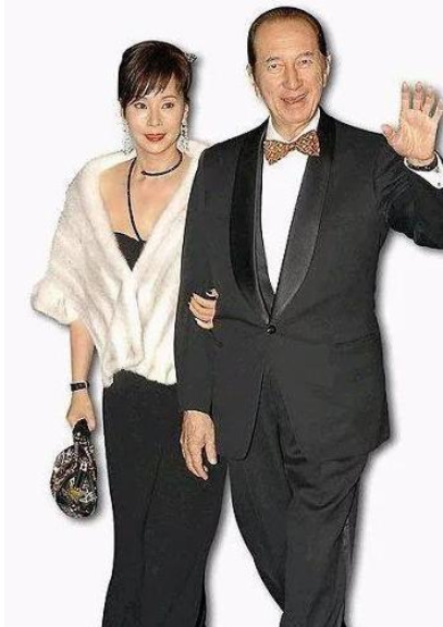 同为赌王擦身陈婉珍获67亿被赶走五太邓咏诗才是人生赢家