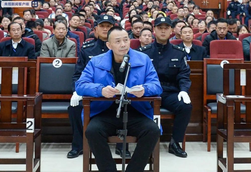 操场埋尸案家属放弃索赔给邓世平烈士该提速