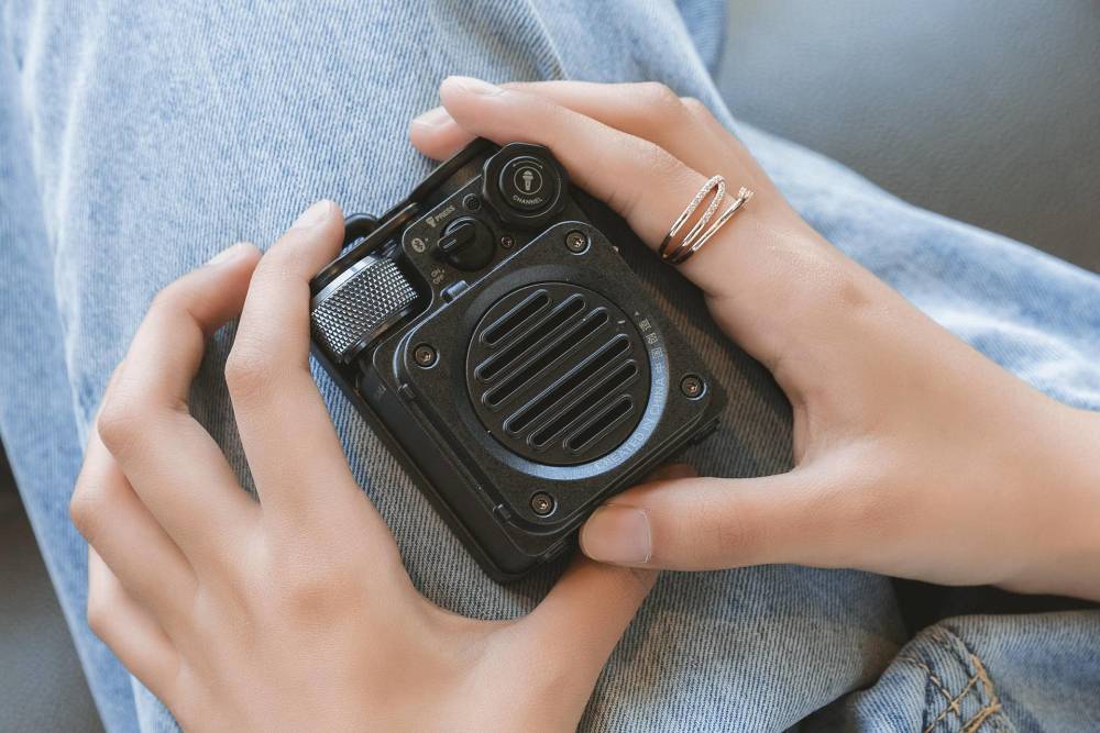 猫王野性mini音箱,不只是爷们儿,小姐姐拿着也很帅气!