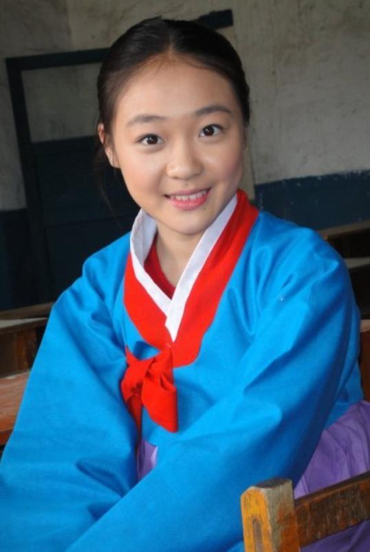 《暖春》"小花"近况曝光,小臂粗壮略发福,网友直呼认不出