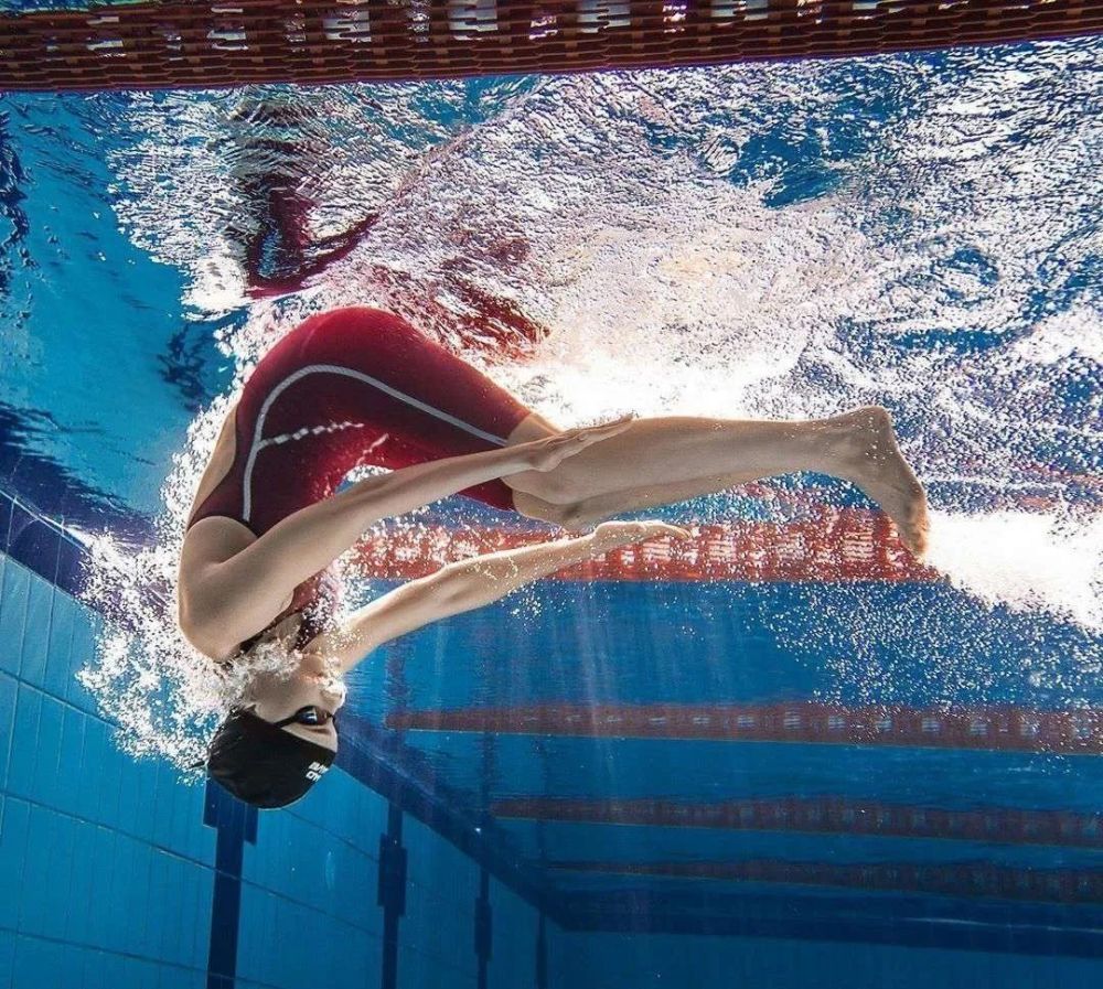 游泳"滚翻转身"翻不过去还呛水?