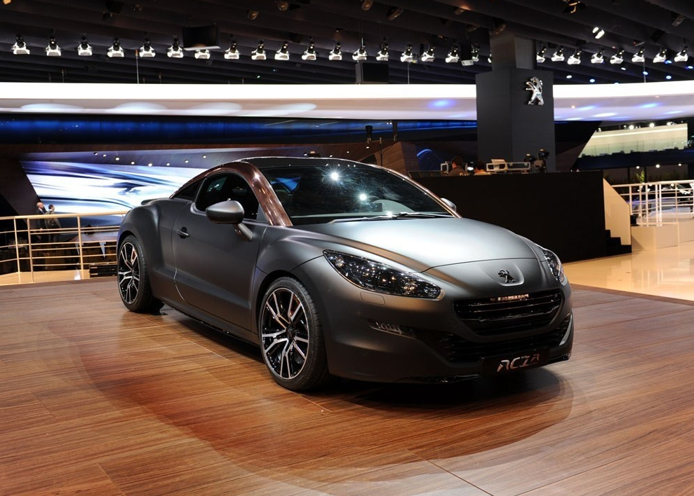 法系平民跑车将更新,外观够科幻!网友:引进国产卖20万能火