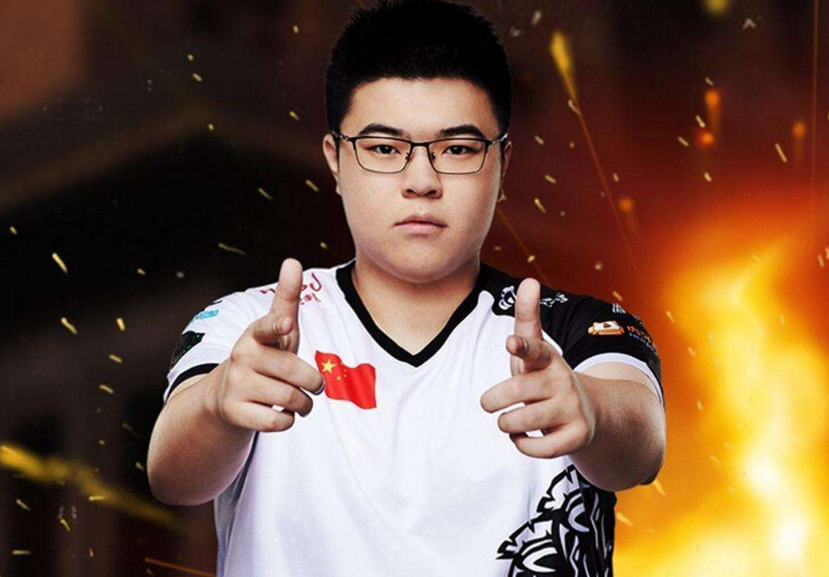 电竞圈的一大喜事,韦神蜜蜂仔官宣结婚喜提热搜第一,网友:青春结束了