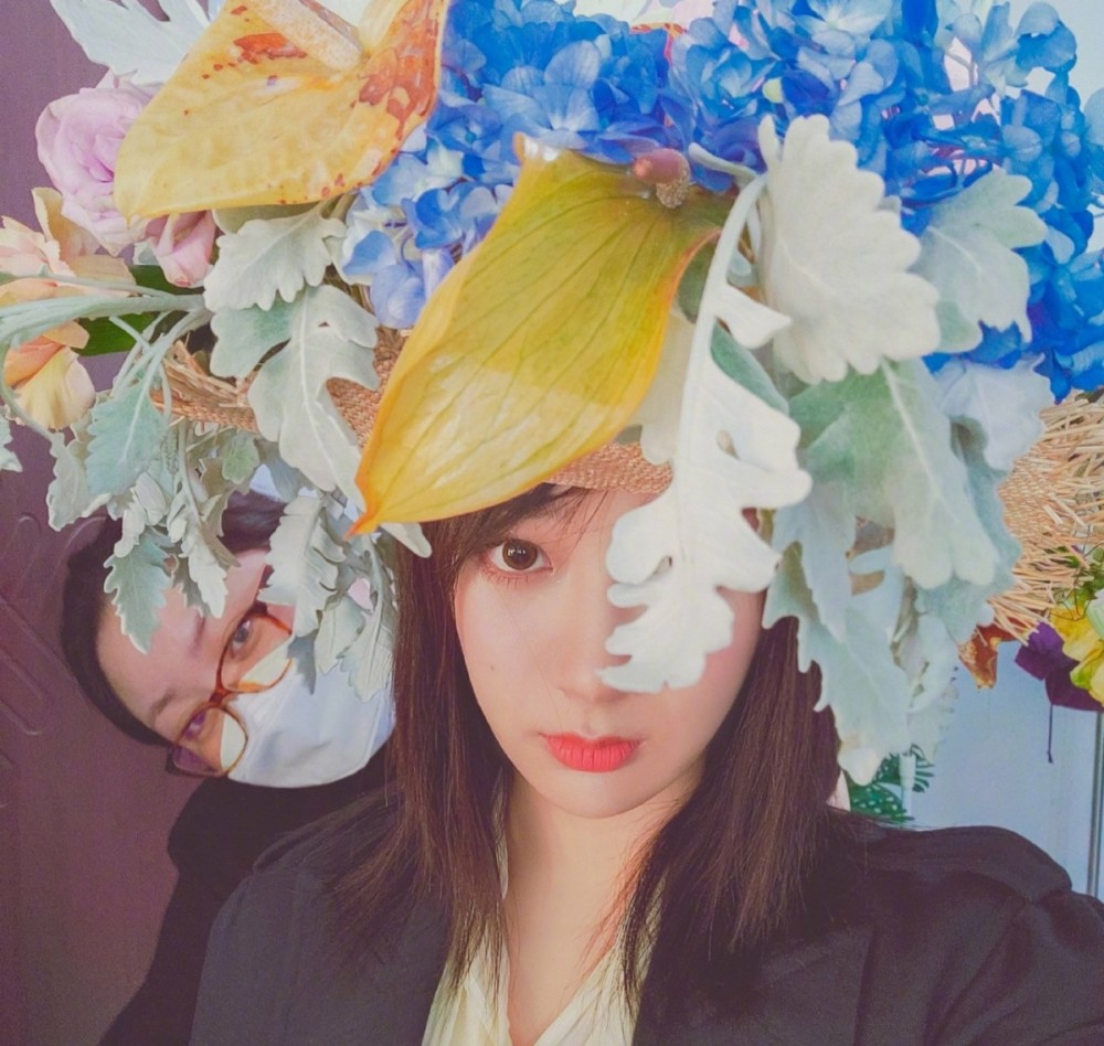 杨紫|杨紫挑战一口吃10片薯片，真吃还是假吃一目了然，嘱咐大家不能截图