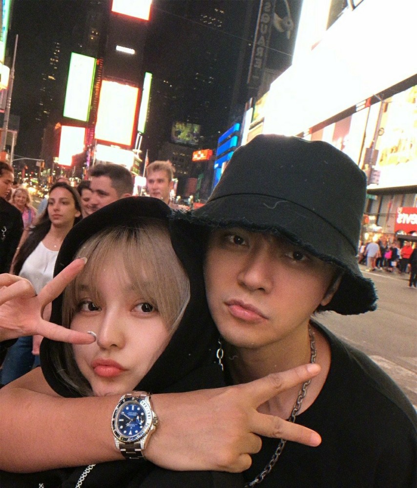 周扬青|周扬青发文：我觉得我老公这个新的短发造型很可。网友：我把民政局搬来了