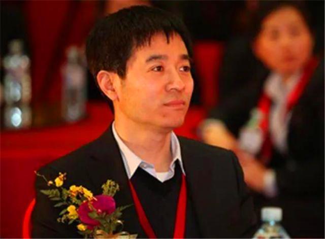 在此之前,李贵斌所占股份为六成,李贵杰和他人各占两成,转让后,李贵斌