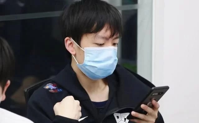 LOL：Curse要转会到哪里？RNG还是WE？