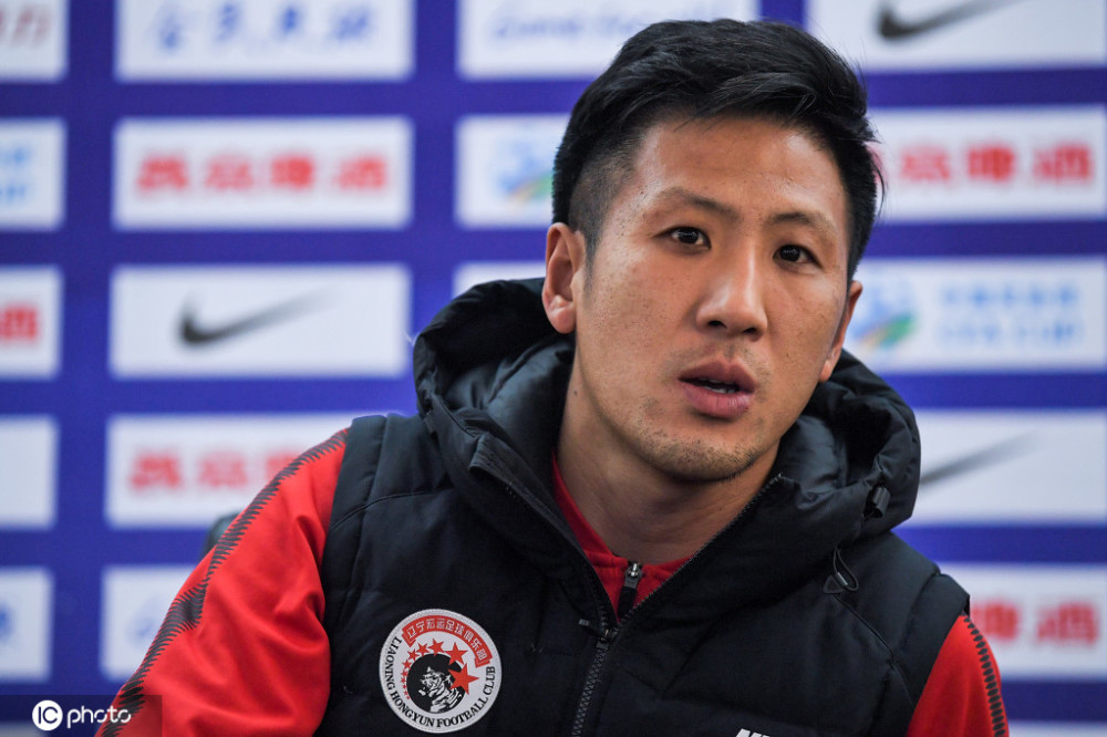 被欠两百万,辽足35岁老将无奈退役专职讨薪,到底谁能为"欠薪"买单?