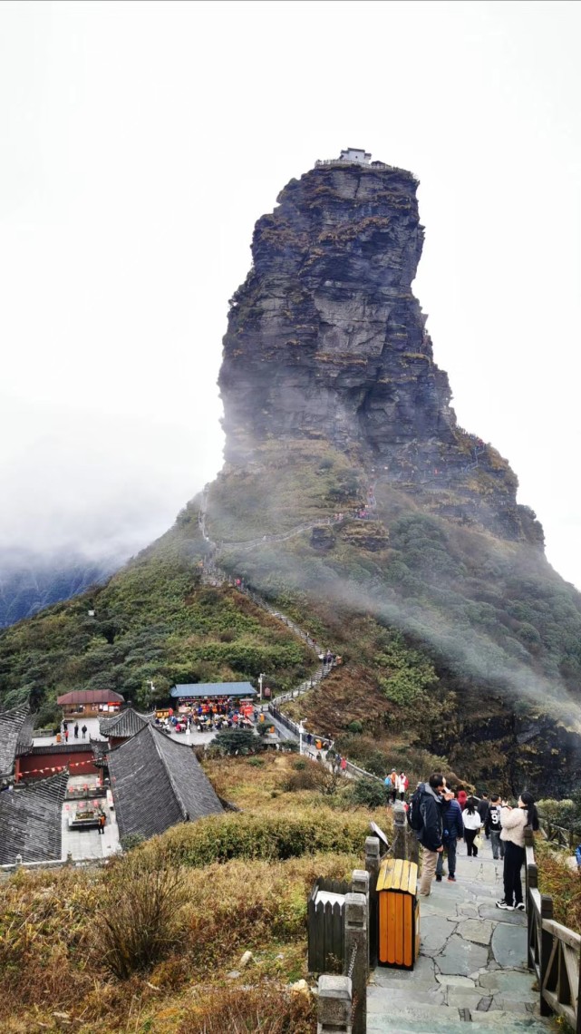 天空之城,梵淨山,是中國佛教五大名山之一,是中國彌勒菩薩道場