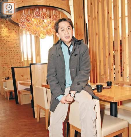邓兆尊:为家产与母亲对簿公堂,与三妻安排好时间享齐人之福