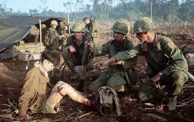 出动军队支持南越军队打击北越政府军,最终演变为美国联合南越军队