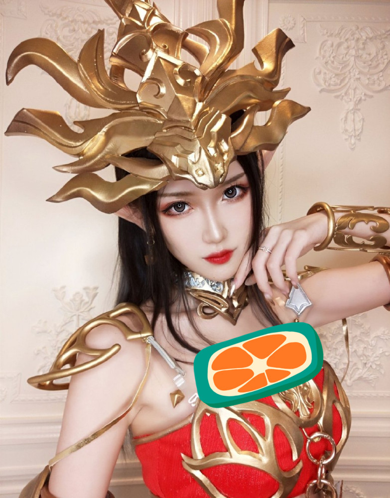 腐团儿的美杜莎cos终于来了虽然没了战术后退但依旧美得像个女王