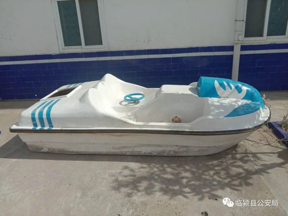 窝城派出所民警槐要钢接报警后,带领辅警曹永辉,毛永粱快速到达案发