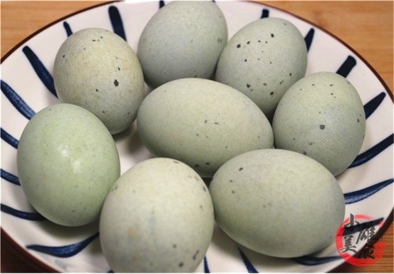 买皮蛋 看见 这3种 扭头就走 10元9个也不要 老板从来不吃 蛋壳 松花蛋 凉拌菜