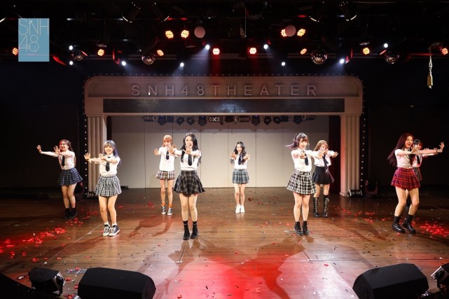 snh48青春有你2剧场公演落幕许佳琪视频送祝福