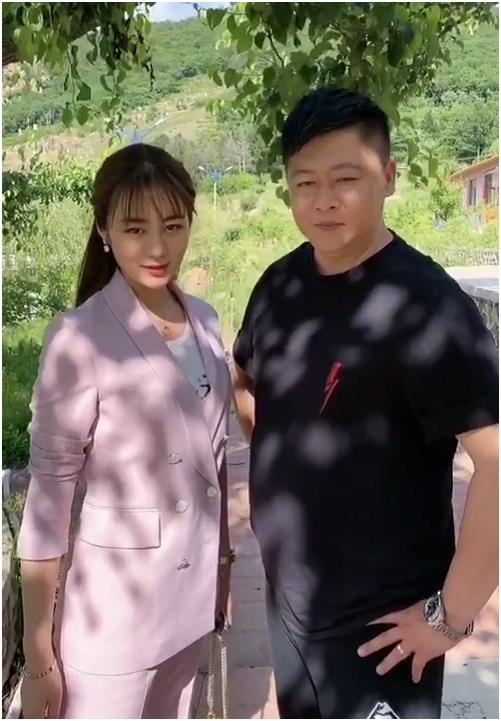 赵本山徒弟谢永强晒近况娶小12岁95后娇妻乡下住宅曝光显荒凉