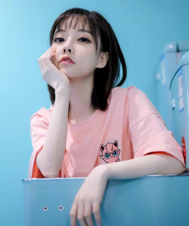 作为斗鱼平台的一姐,冯提莫所受到的关注度,比其他