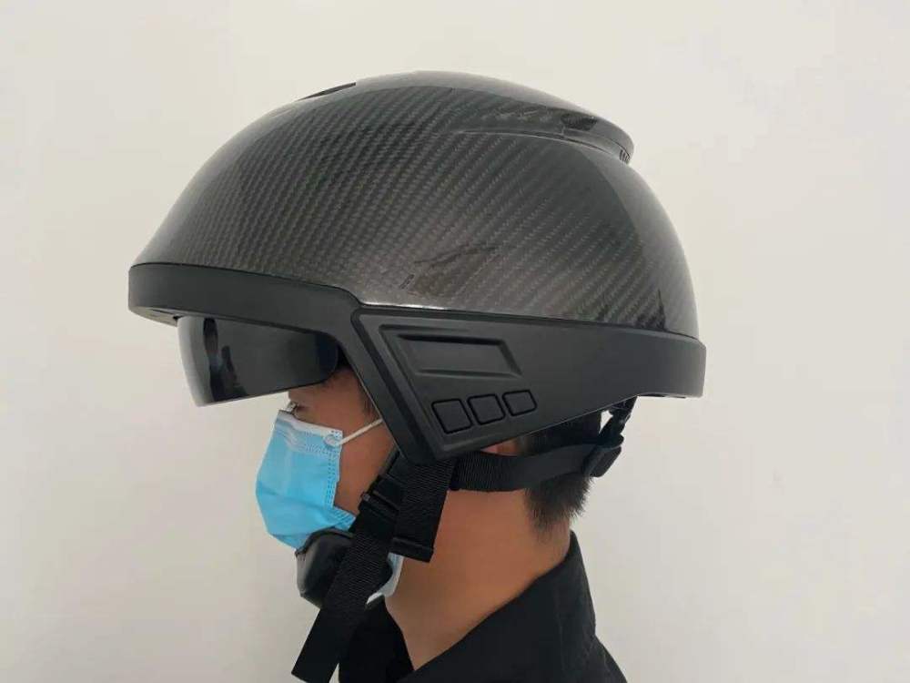 中国警察测温头盔登场!5米内轻松测温,惹美网友眼红羡慕