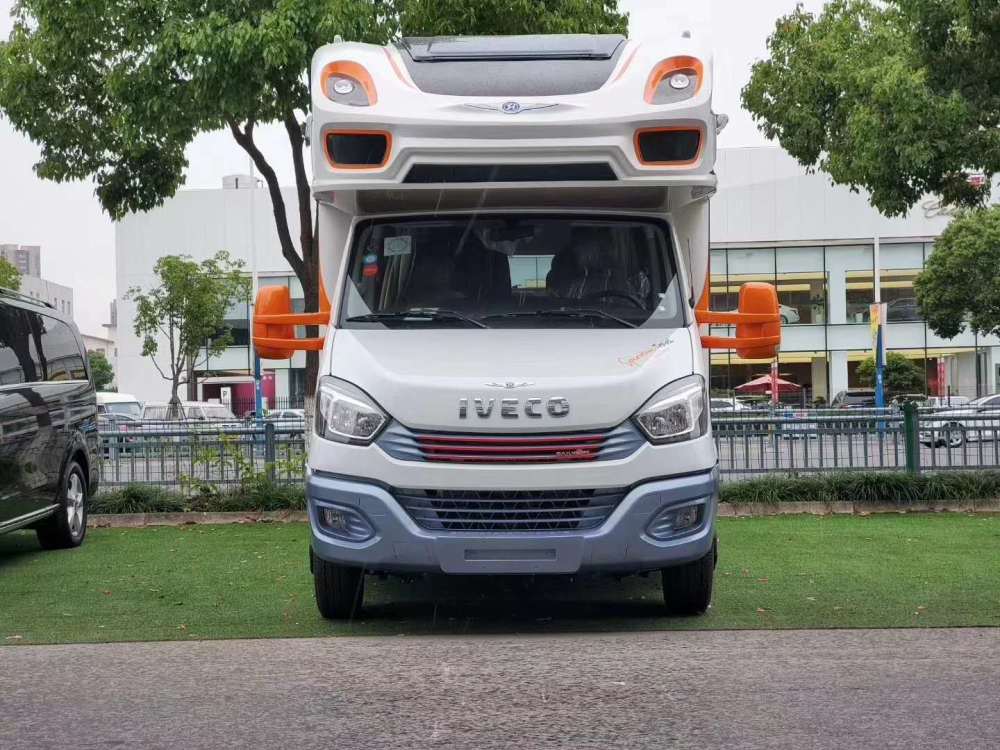 旌航汽车50万以内的自动挡c型双拓展房车怎么样?