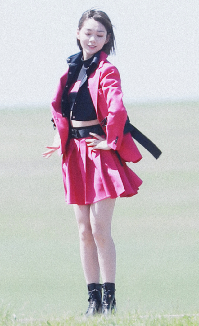 终于信段奥娟瘦了堪比"整容",当她穿上jk制服裙,美到认不出