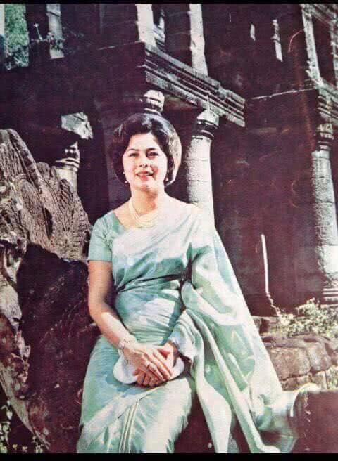 莫尼克王后是柬埔寨国王诺罗敦61西哈努克的第六位妻子,她出生于