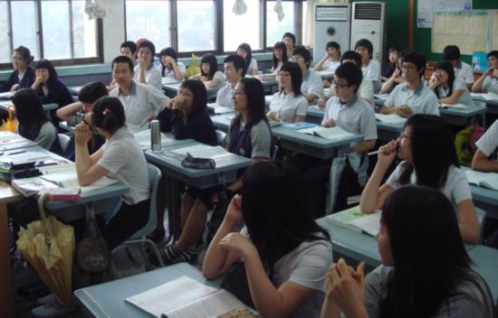 看到这些韩国女大学生才知道 就算没有整容 韩国也不缺美女 整容 韩国 娱乐