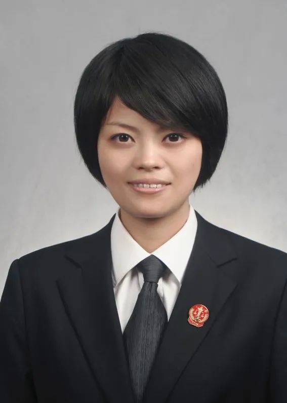 中共党员,华东政法大学法学硕士,现任虹口法院执行裁判庭法官助理