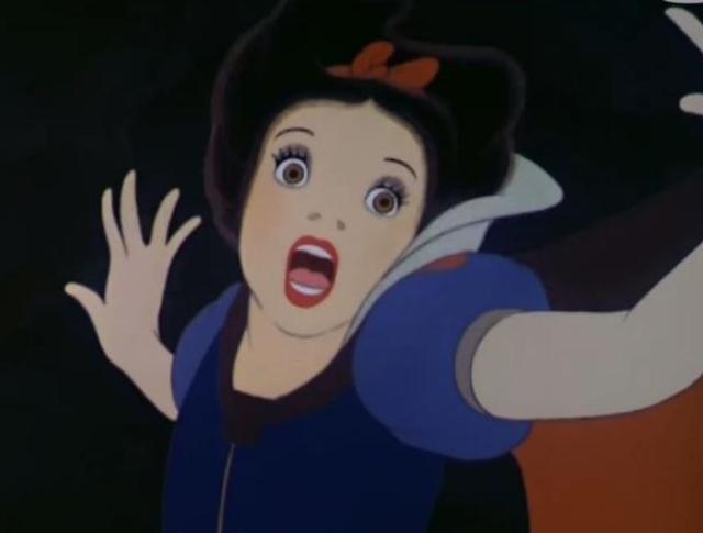 迪士尼公主最不容易看到的出丑瞬间,安娜流口水,贝儿成面瘫脸